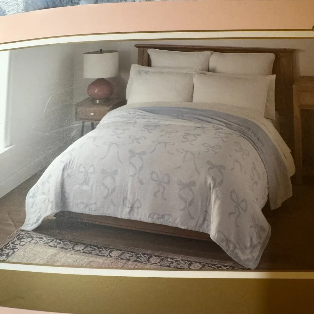 Cupcakes & Cashmere Blue &‎ White Bow Reversible Gauze Blanket 68